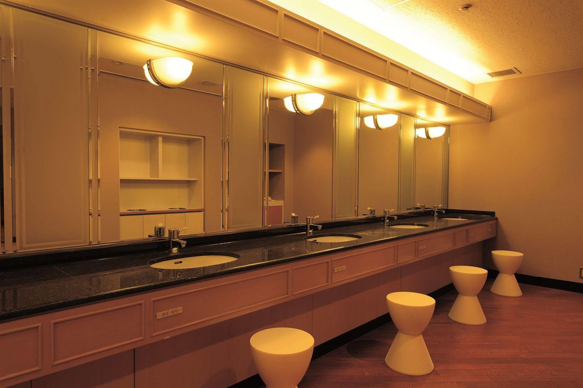 Hotel Crown Palais 4*