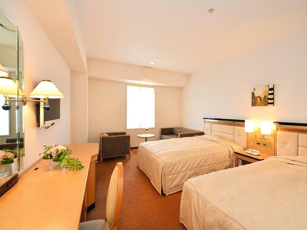 Crown Palais 4*