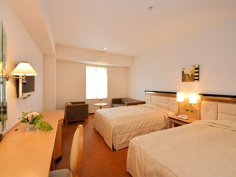 Crown Palais 4*